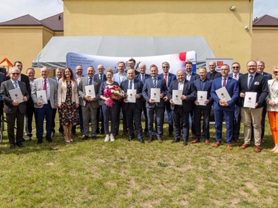 Uroczyste wręczenie umów