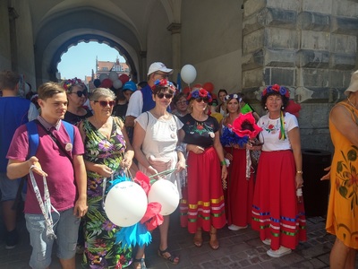 Święto Kociewia 2022, zdjęcie uczestników przebranych w stroje kociewskie