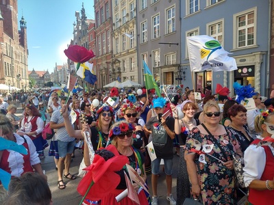 Święto Kociewia 2022, zdjęcie uczestników przebranych w stroje kociewskie