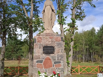 Zdjęcie nr.1 z uroczystości religijno-patriotycznej w Bąkowskim Młynie