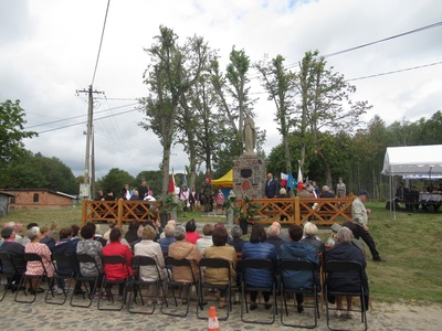 Zdjęcie nr.7 z uroczystości religijno-patriotycznej w Bąkowskim Młynie