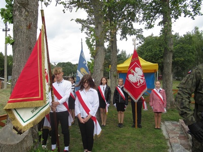 Zdjęcie nr.10 z uroczystości religijno-patriotycznej w Bąkowskim Młynie
