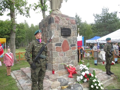 Zdjęcie nr.11 z uroczystości religijno-patriotycznej w Bąkowskim Młynie