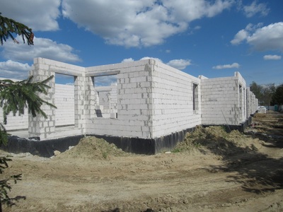 Budowa przedszkola - 30. tydzień, ściany
