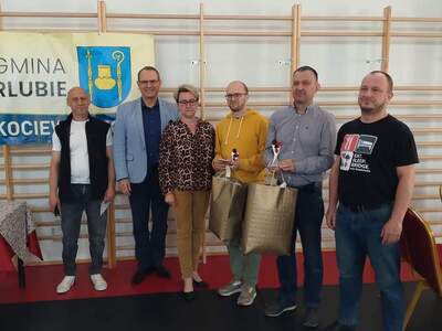 Turniej Gryfa Kociewskiego, Wójt i Przewodnicząca Rady Gminy razem z nagrodzonymi w turnieju
