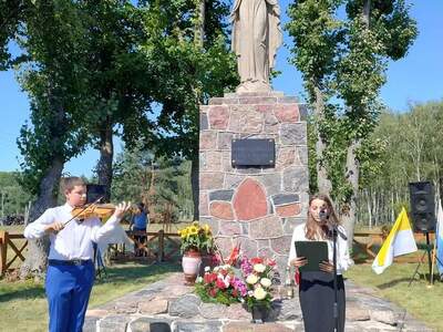 Uroczystość religijno-patriotyczna w Bąkowskim Młynie