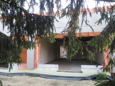 Budowa przedszkola - 45. tydzień budowy, zdjęcie przedstawia plac budowy