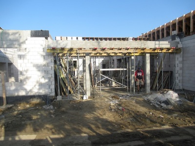 Budowa przedszkola - 45. tydzień budowy, zdjęcie przedstawia plac budowy