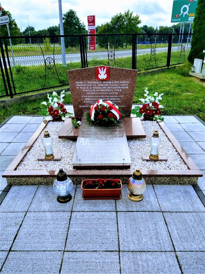 84 rocznica wybuchu II wojny światowej - Mogiła w Warlubiu