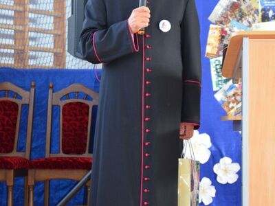 20-lecie nadania Szkole Podstawowej w Wielkim Komorsku imienia Jana Pawła II