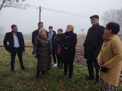 Narodowe Święto Niepodległości - tablica dęby