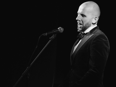 Koncert Adama Zaremby i Justyny Gęsickiej „Kolęda w karnawale” w Domu Kultury im. Hieronima Derdowskiego w Wielu