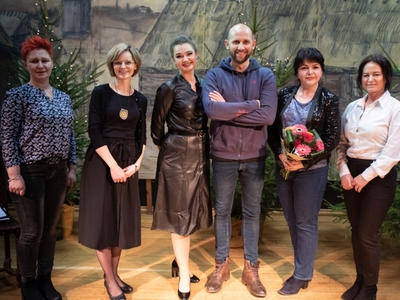 Koncert Adama Zaremby i Justyny Gęsickiej „Kolęda w karnawale” w Domu Kultury im. Hieronima Derdowskiego w Wielu