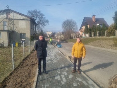 Chodniki w Wielu