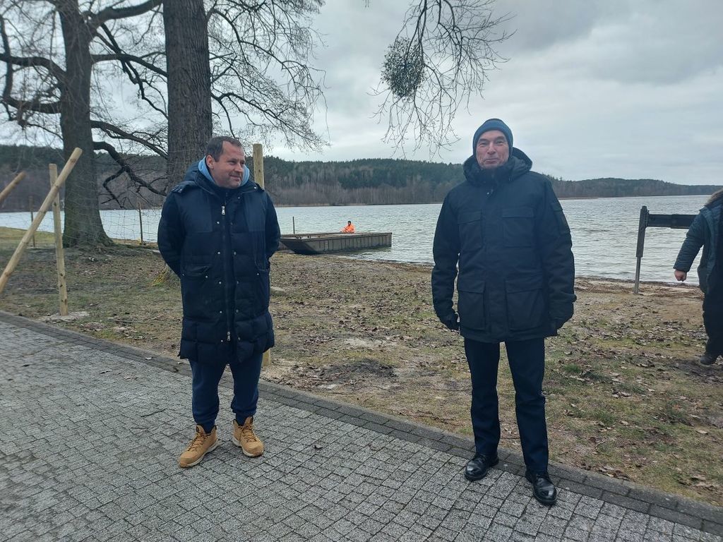 Rozpoczęcie budowy mola przy plaży gminnej w Wielu