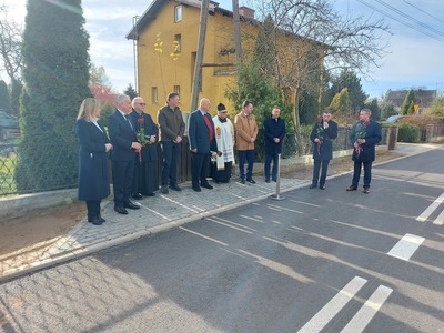 Wójt Gminy Karsin złożył podziękowania wszystkim osobom, które przyczyniły się do realizacji tej inwestycji.