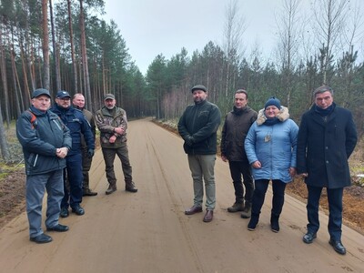 W dniu 5 grudnia br. odbył się odbiór robót, w którym uczestniczyli przedstawiciele samorządu, Lasów Państwowych oraz wykonawca robót.