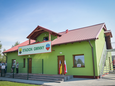 Budynek stadiony gminnego w Karsinie