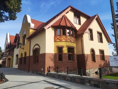 Remontowana część budynku Urzędu Gminy Karsin