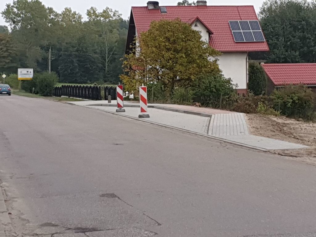 Nowa zatoczka autobusowa przy ulicy Głównej w Wielu