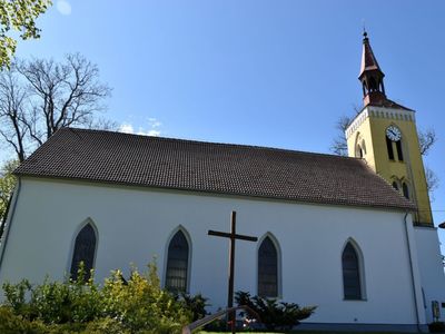 Zdjęcie przedstawia kościół  pw. św. Andrzeja Boboli w Sulechówku.