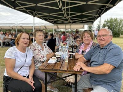 Uczestnicy 7. Pikniku Seniorów w Borkowie w dniu 26 lipca 2024 r.