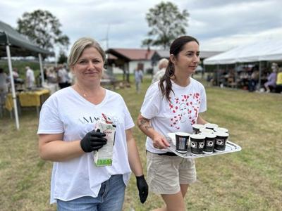 Uczestnicy 7. Pikniku Seniorów w Borkowie w dniu 26 lipca 2024 r.