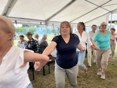 Uczestnicy 7. Pikniku Seniorów w Borkowie w dniu 26 lipca 2024 r.