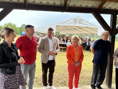 Uczestnicy 7. Pikniku Seniorów w Borkowie w dniu 26 lipca 2024 r.