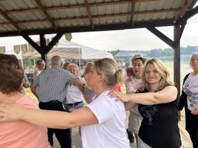 Uczestnicy 7. Pikniku Seniorów w Borkowie w dniu 26 lipca 2024 r.