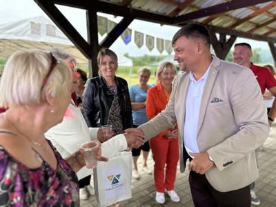 Uczestnicy 7. Pikniku Seniorów w Borkowie w dniu 26 lipca 2024 r.