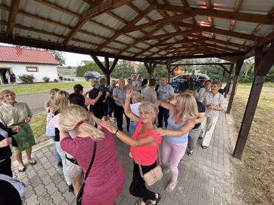 Uczestnicy 7. Pikniku Seniorów w Borkowie w dniu 26 lipca 2024 r.