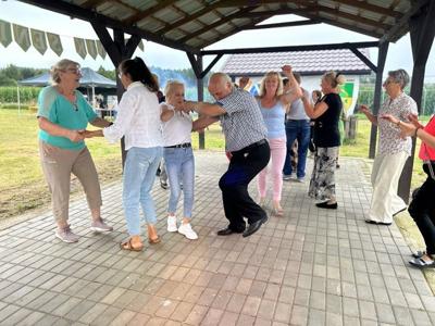 Uczestnicy 7. Pikniku Seniorów w Borkowie w dniu 26 lipca 2024 r.