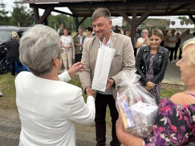 Uczestnicy 7. Pikniku Seniorów w Borkowie w dniu 26 lipca 2024 r.