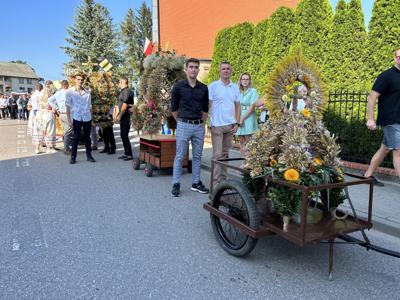 Wieńce podczas Dożynek Gminnych 2024 w Malechowie