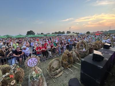 Wieńce podczas Dożynek Gminnych 2024 w Malechowie