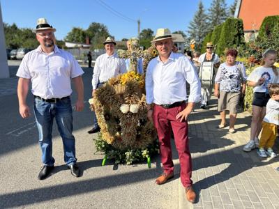 Wieńce podczas Dożynek Gminnych 2024 w Malechowie