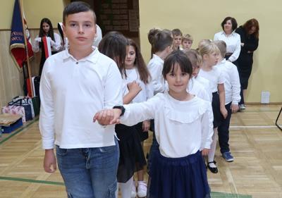 Ślubowanie klasy I w Szkole Podstawowej w Ostrowcu