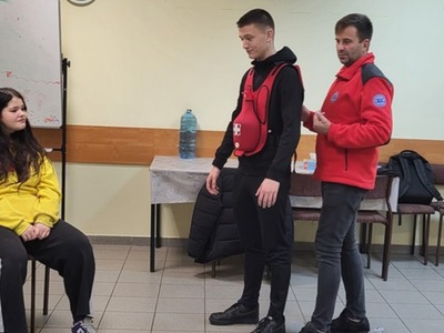 Wykorzystanie kamizelki zakrztuszeniowej