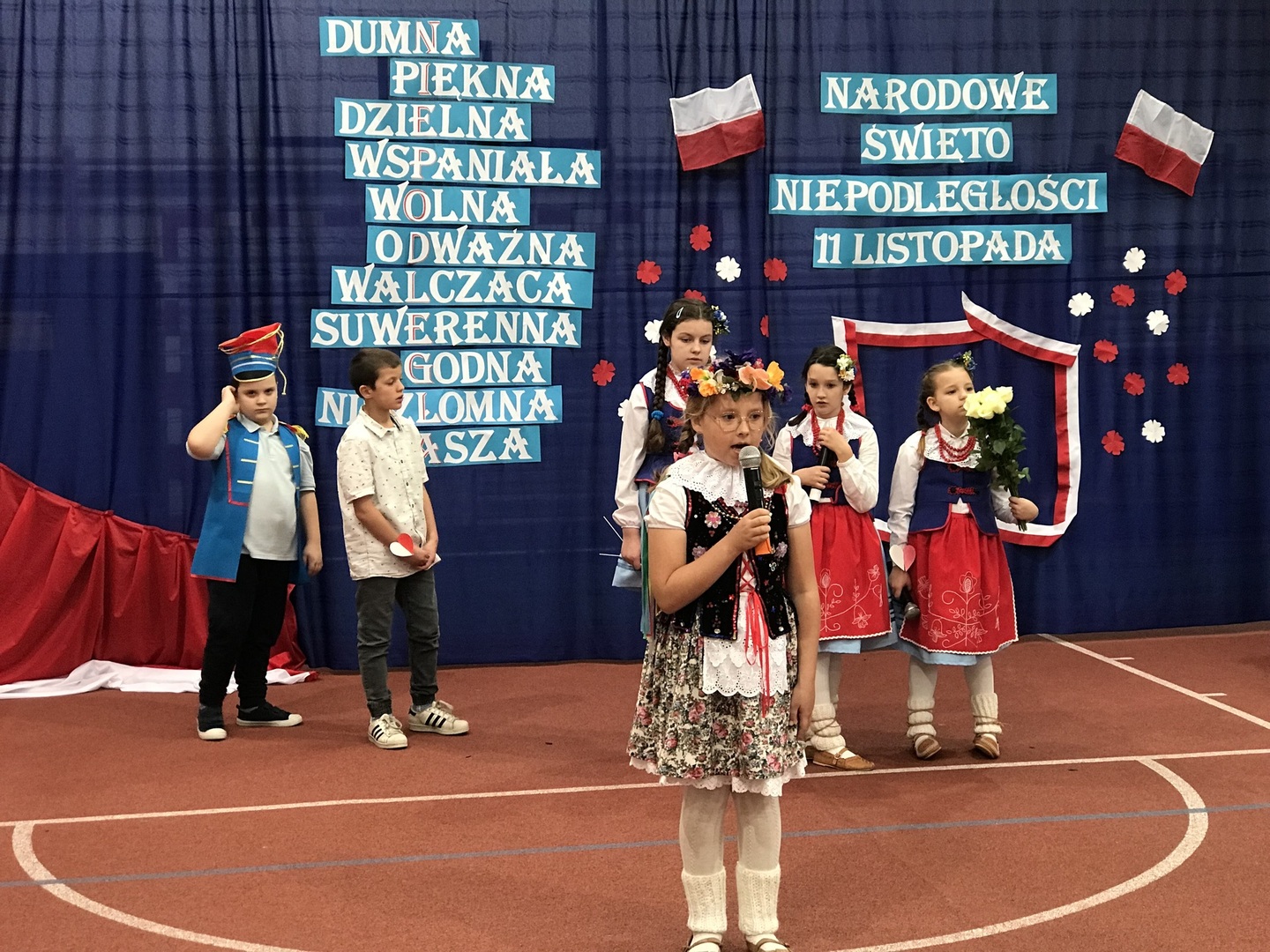Helenka Cebula recytuje wiersz - I miejsce w konkursie recytatorskim