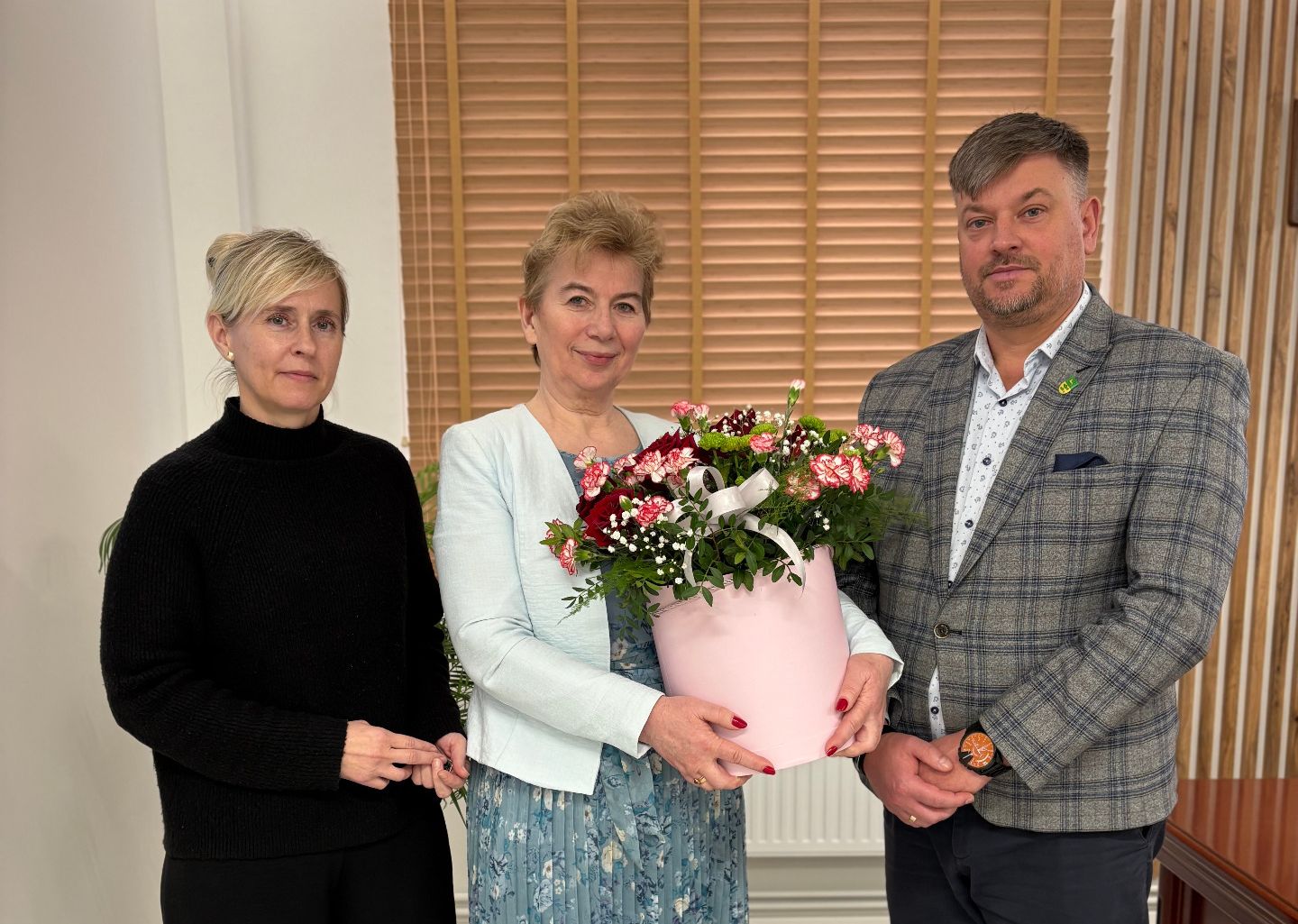 Pani Anna Marchewka oraz Wójt Gminy malechowo Krzysztof jarotek i Skarbnik Sylwia Piechota