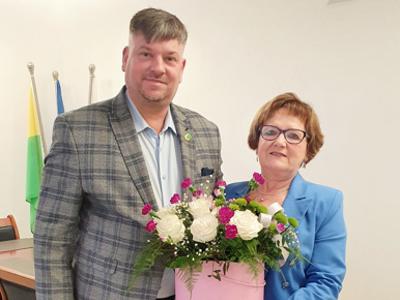 Pani Zdzisława Kubiak z Wójtem Gminy Malechowo Krzysztofem Jarotkiem