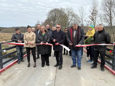 Przecięcie wstęgi na nowy mmoście 