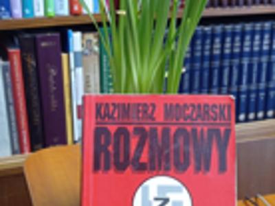 Wystawka literatury poświęconej 82 rocznicy powstania w getcie warszawskim