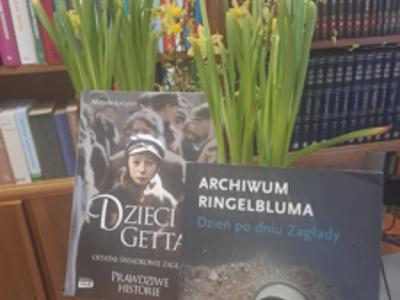 Wystawka literatury poświęconej 82 rocznicy powstania w getcie warszawskim