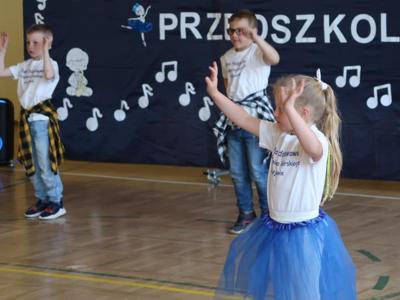 Występy taneczne dzieci.