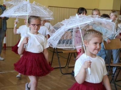 Występy taneczne dzieci.
