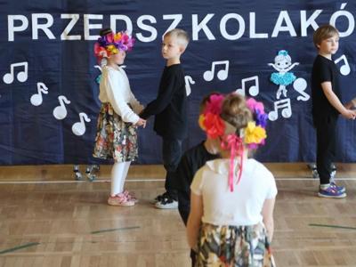 Występy taneczne dzieci.