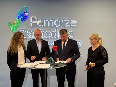 Podpisanie umowy na dofinansowanie realizacji zadania: „Przebudowa dróg wewnętrznych na działkach nr 4/12, 23/4, 11/4, 11/17 w obrębie Malechówko, gmina Malechowo”.