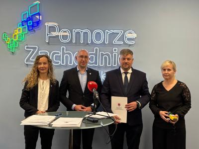 Podpisanie umowy na dofinansowanie realizacji zadania: „Przebudowa dróg wewnętrznych na działkach nr 4/12, 23/4, 11/4, 11/17 w obrębie Malechówko, gmina Malechowo”.
